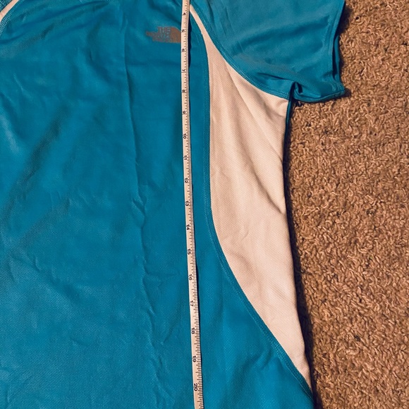 The North Face girl’s wicking shirt - Picture 6 of 6